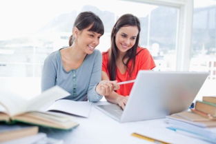 弘樂(lè)大語(yǔ)文加盟解析 教育加盟新機(jī)遇與深度考量